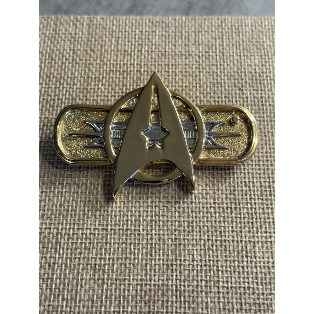 Vintage 1992 Star Trek Command Bar Pin - Paramount Pictures Licensed Insignia